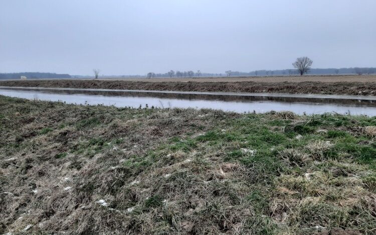 Trzeci stopień zagrożenia powodziowego pod Wrocławiem, fot. Wody Polskie