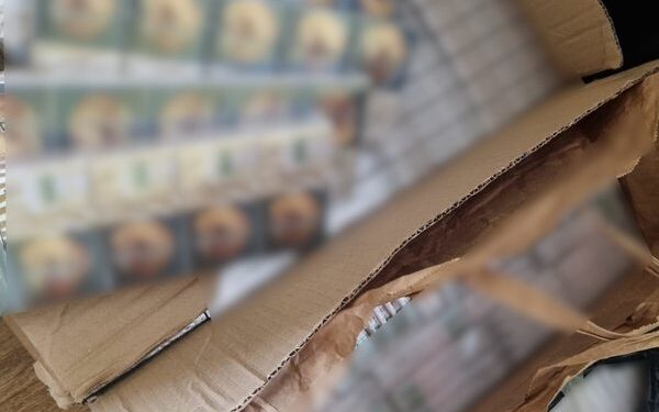 54-latek nielegalnie handlował papierosami. Policja przejęła aż 2,6 tys. paczek wyrobów tytoniowych, fot. Policja Wrocławska